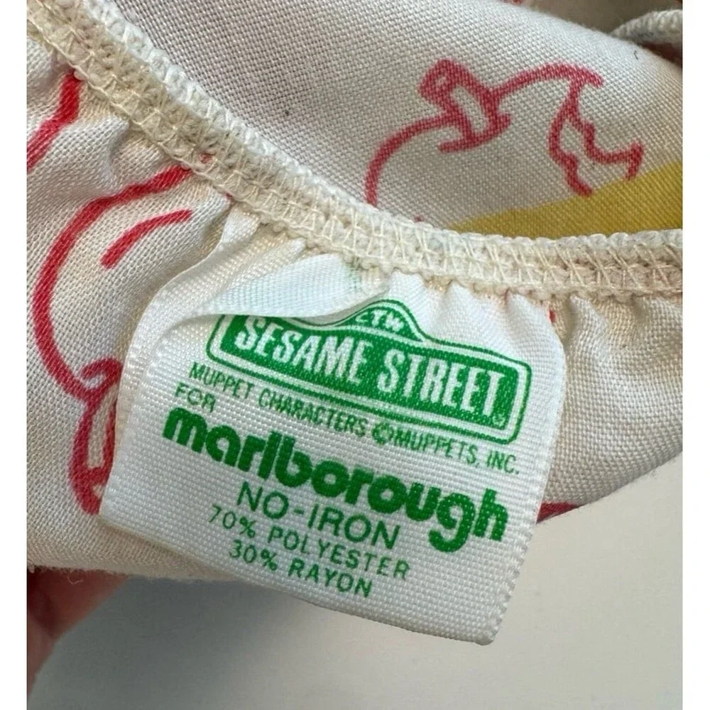 VTG Sesame Street Twin Fitted Sheet School Marlborough Apples Big Birds Oscar